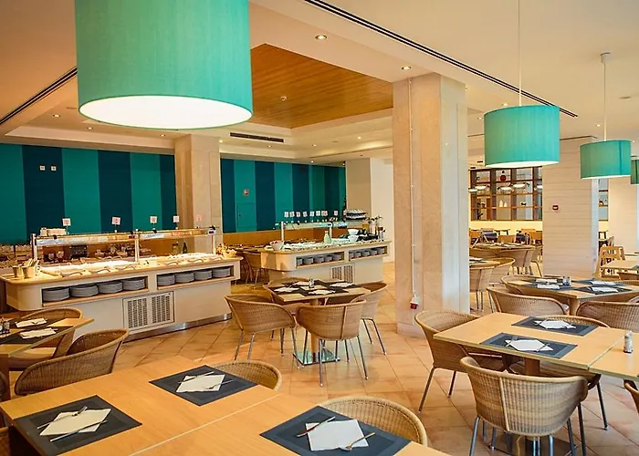 Ap Victoria Sport And 4* אלבופיירה